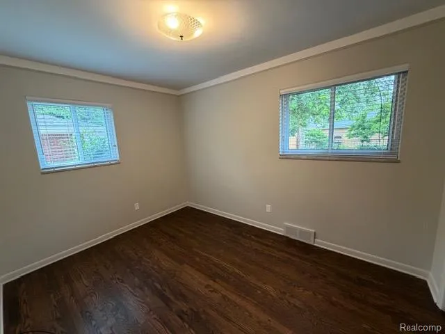 16928 Wetherby Street Beverly Hills Village, MI 48025
