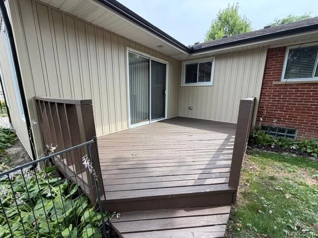 16928 Wetherby Street Beverly Hills Village, MI 48025