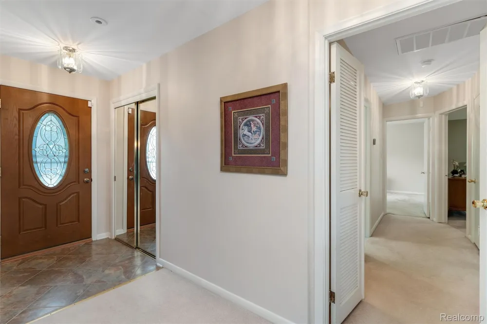 24800 Cromwell Drive Franklin Village, MI 48025