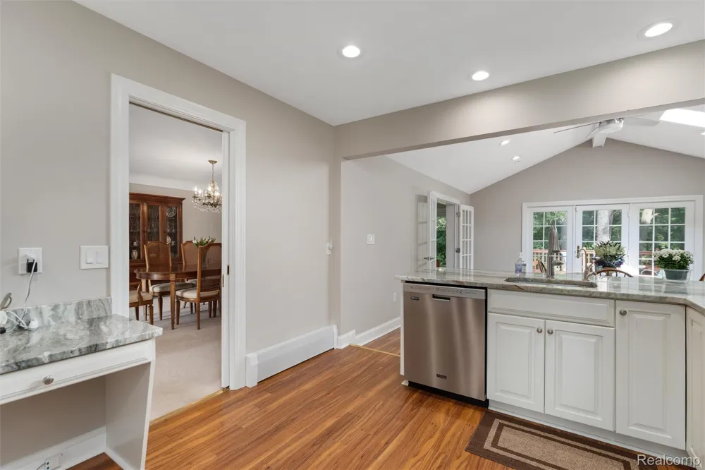 24800 Cromwell Drive Franklin Village, MI 48025