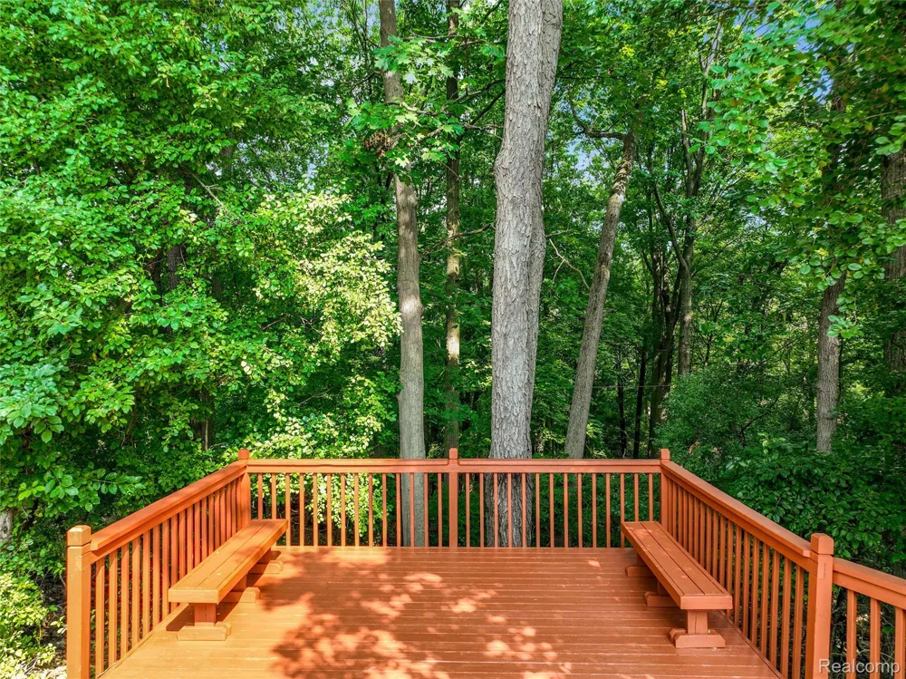 24800 Cromwell Drive Franklin Village, MI 48025