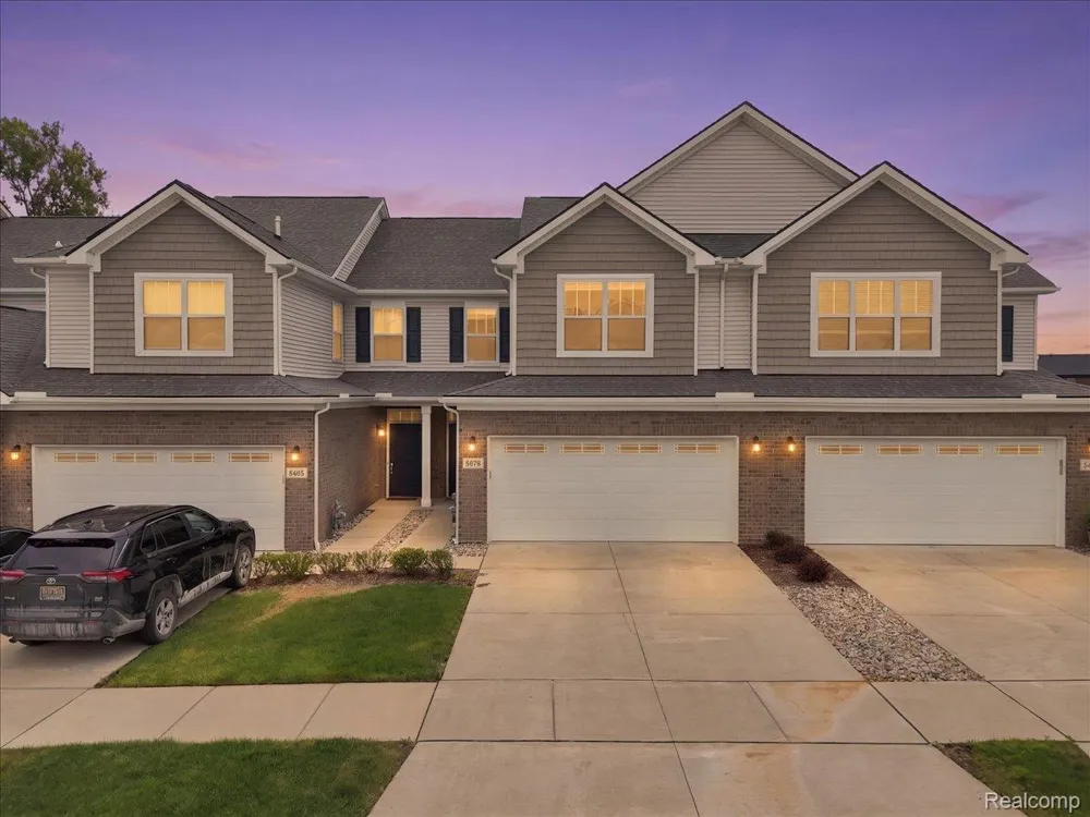 8678 Pioneer Street #9 Washington Township, MI 48094