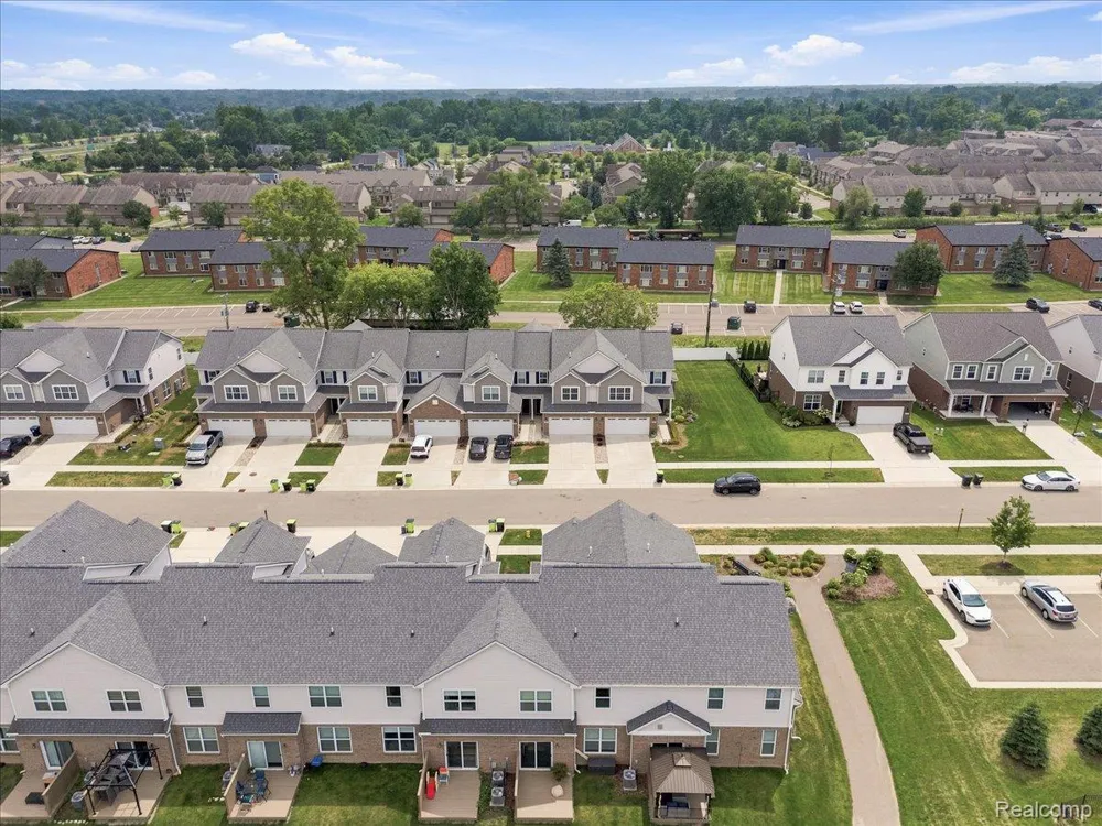 8678 Pioneer Street #9 Washington Township, MI 48094
