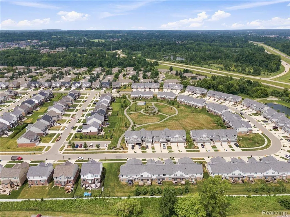 8678 Pioneer Street #9 Washington Township, MI 48094