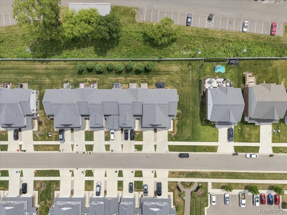 8678 Pioneer Street #9 Washington Township, MI 48094