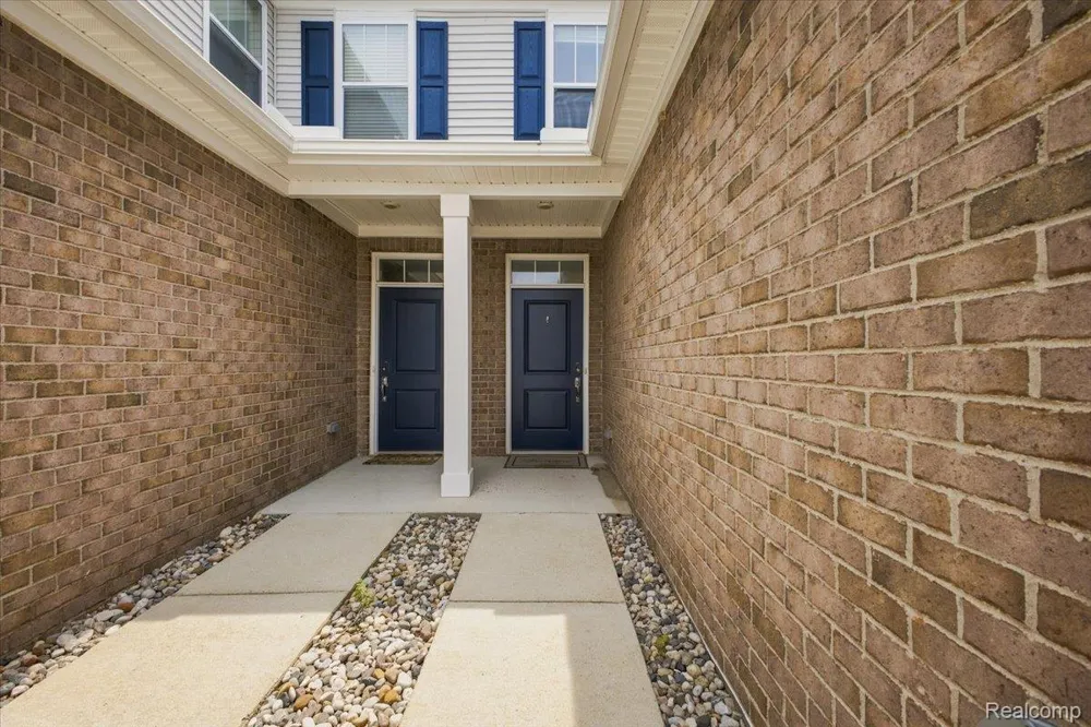 8678 Pioneer Street #9 Washington Township, MI 48094