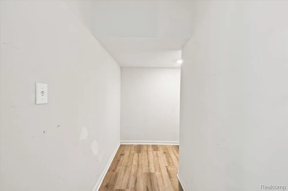 8678 Pioneer Street #9 Washington Township, MI 48094