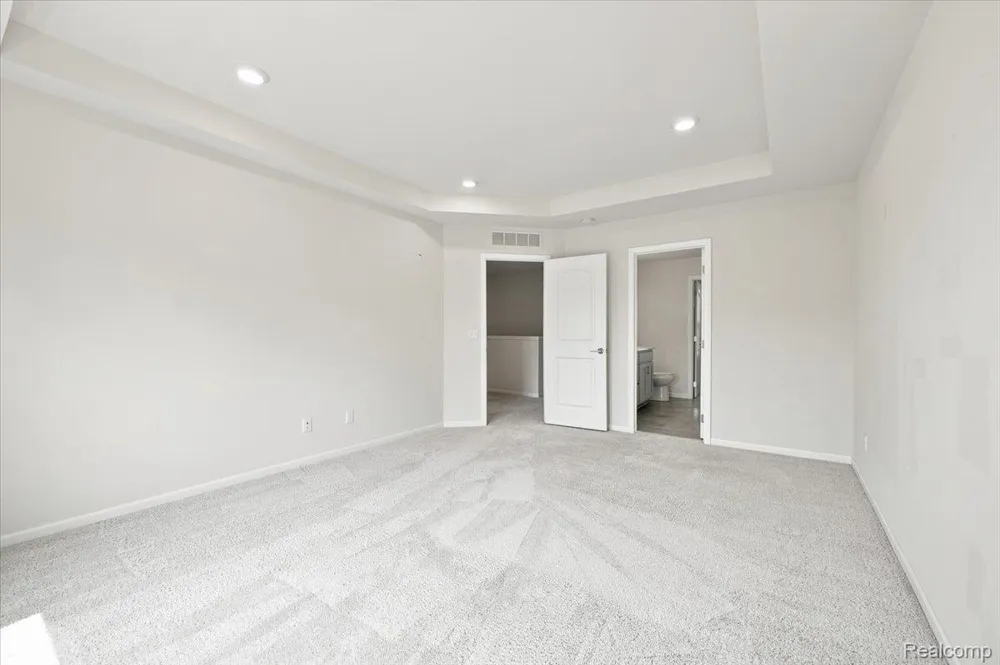 8678 Pioneer Street #9 Washington Township, MI 48094