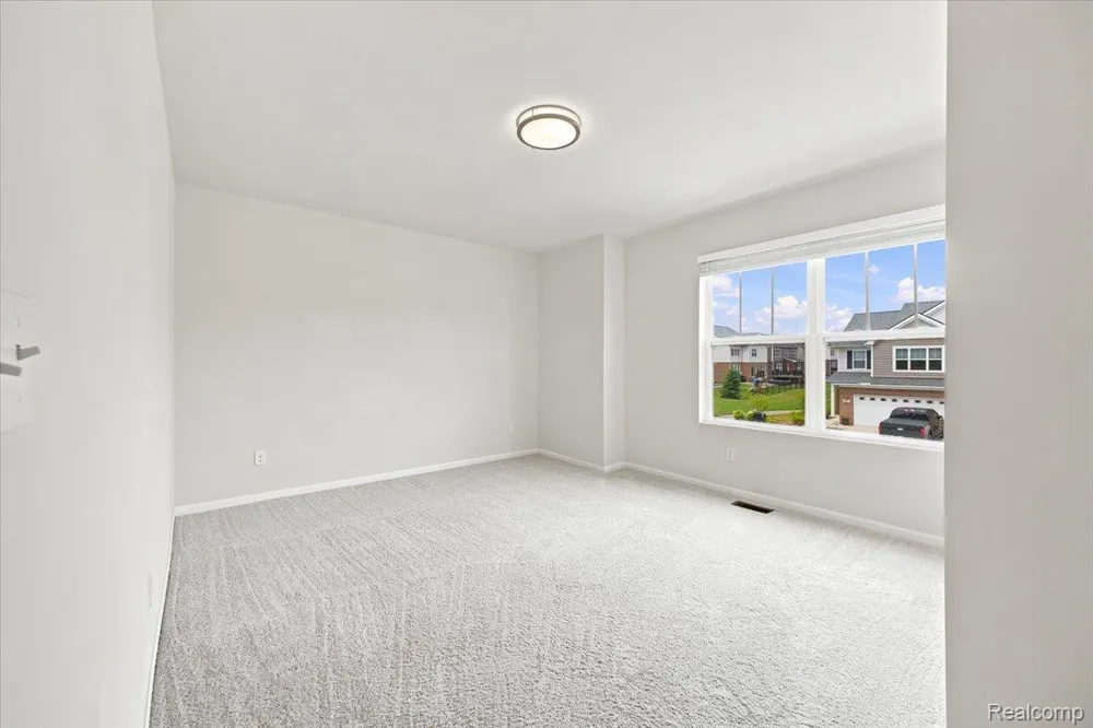 8678 Pioneer Street #9 Washington Township, MI 48094