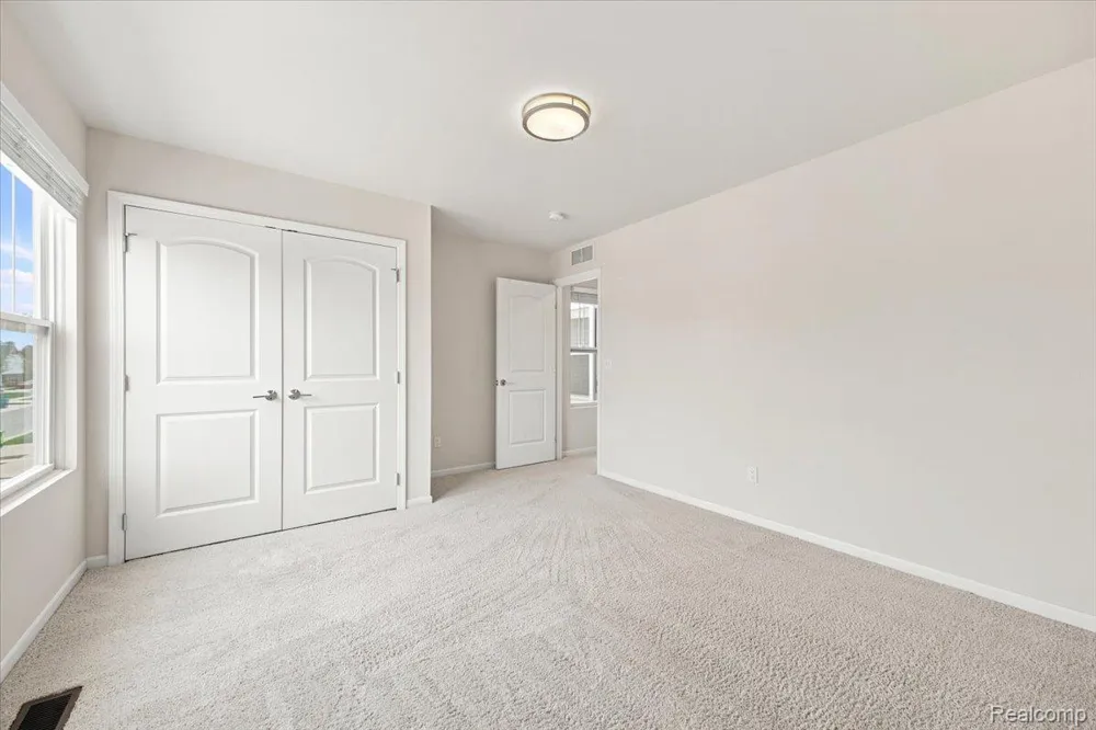 8678 Pioneer Street #9 Washington Township, MI 48094