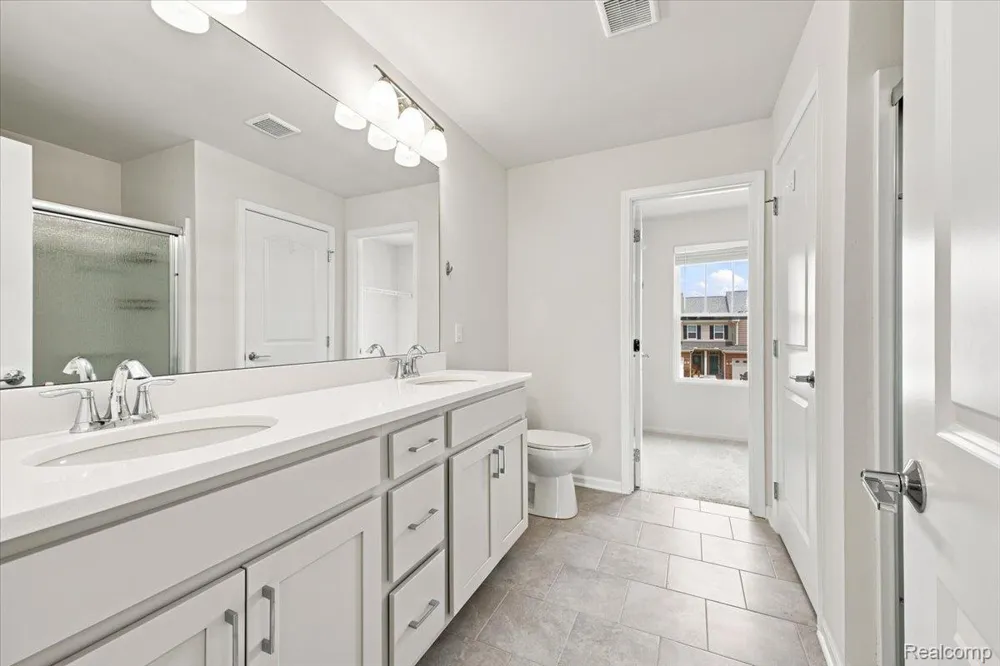 8678 Pioneer Street #9 Washington Township, MI 48094