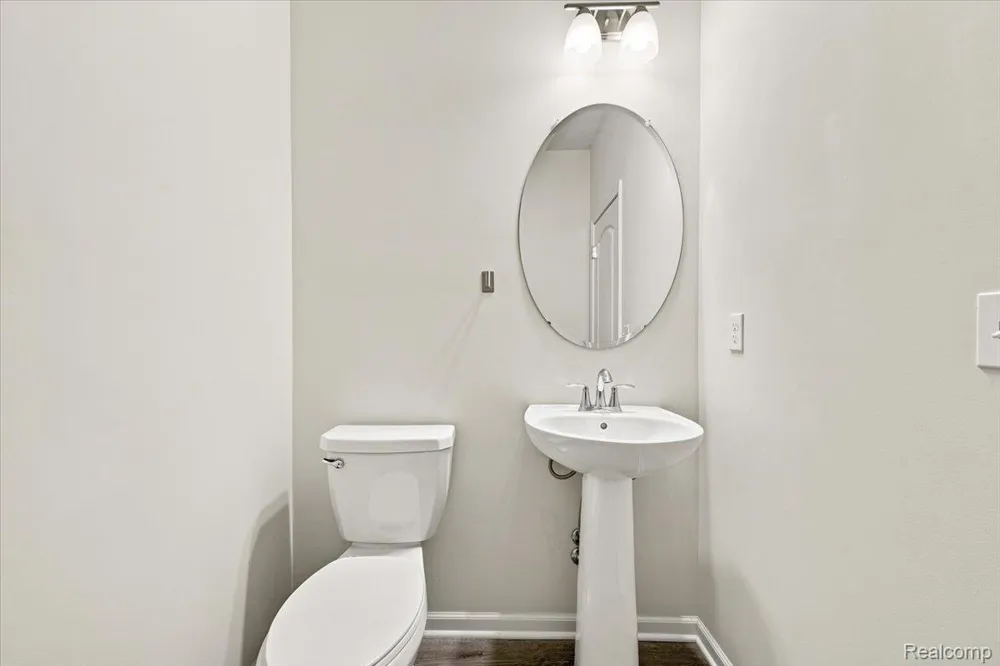 8678 Pioneer Street #9 Washington Township, MI 48094