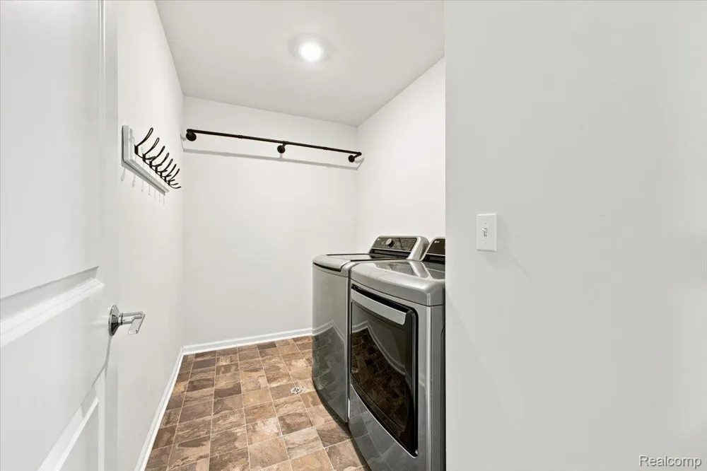 8678 Pioneer Street #9 Washington Township, MI 48094