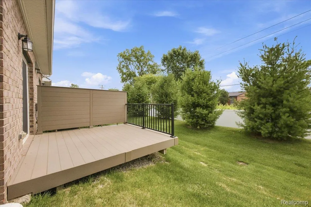 8678 Pioneer Street #9 Washington Township, MI 48094