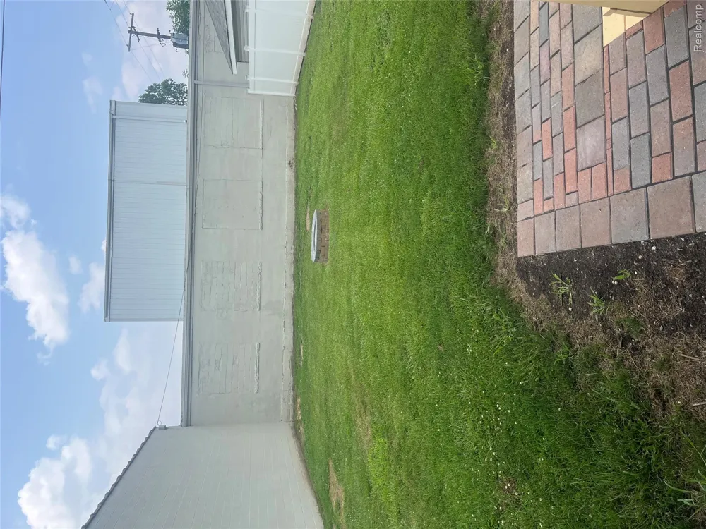 59 Eldredge Street Mt Clemens City, MI 48043