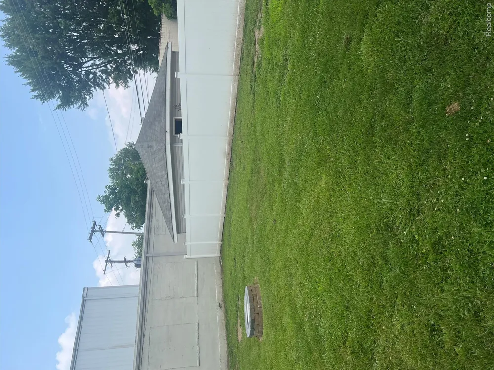 59 Eldredge Street Mt Clemens City, MI 48043