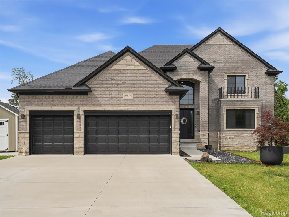 3007 28 Mile Road Washington Township, MI 48094