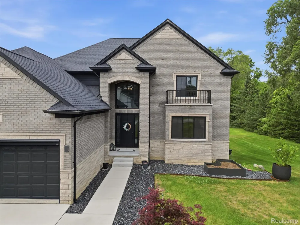 3007 28 Mile Road Washington Township, MI 48094