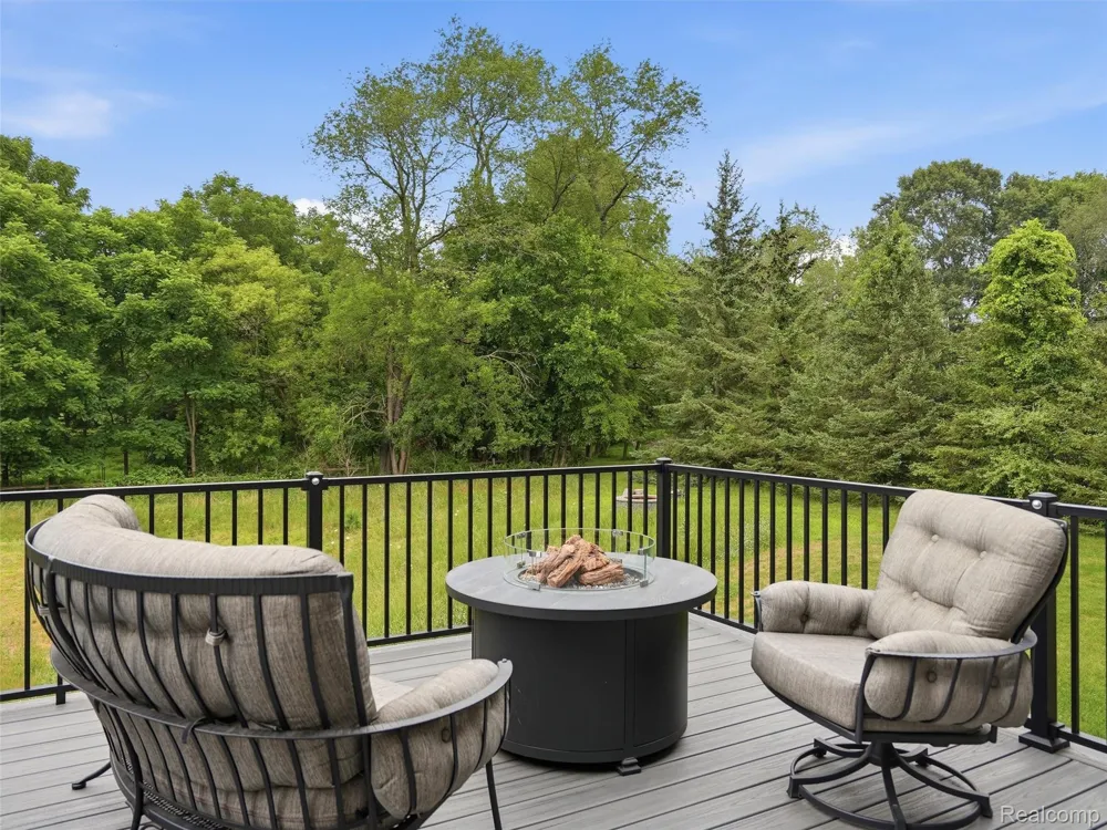 3007 28 Mile Road Washington Township, MI 48094
