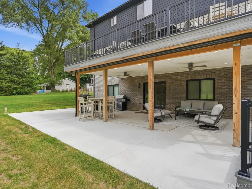 3007 28 Mile Road Washington Township, MI 48094