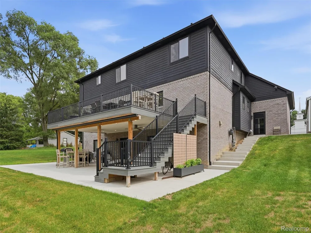 3007 28 Mile Road Washington Township, MI 48094