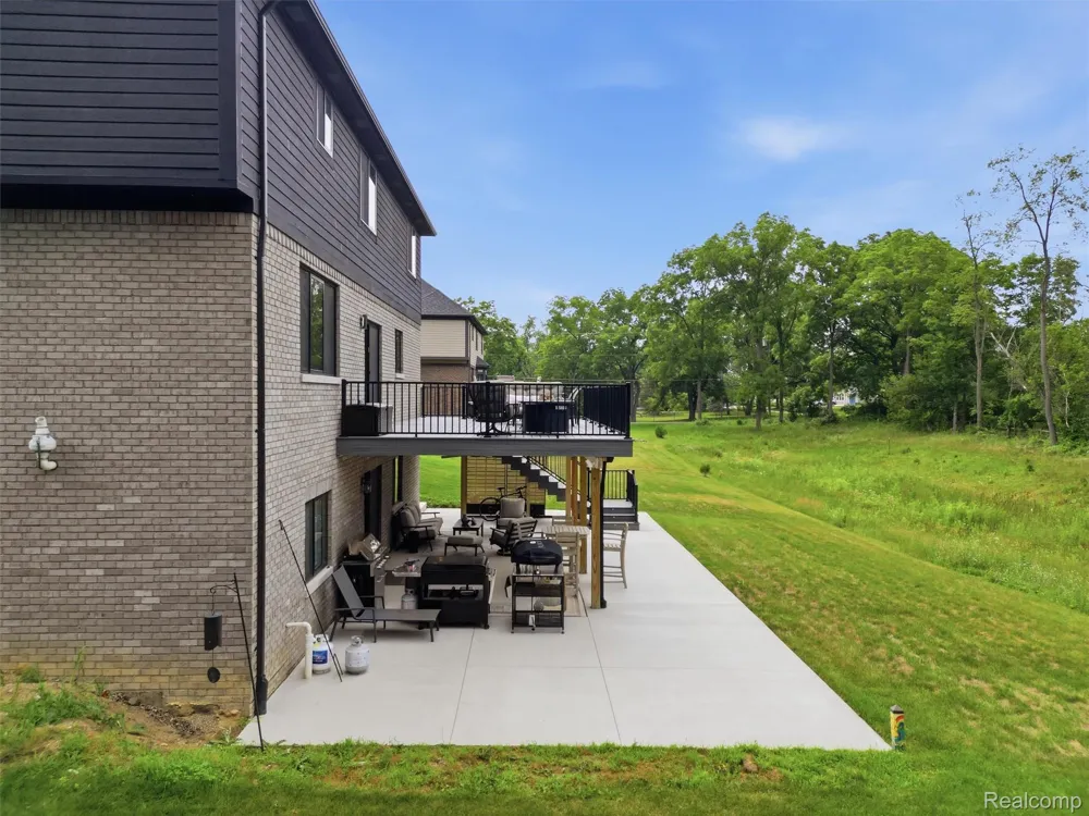 3007 28 Mile Road Washington Township, MI 48094