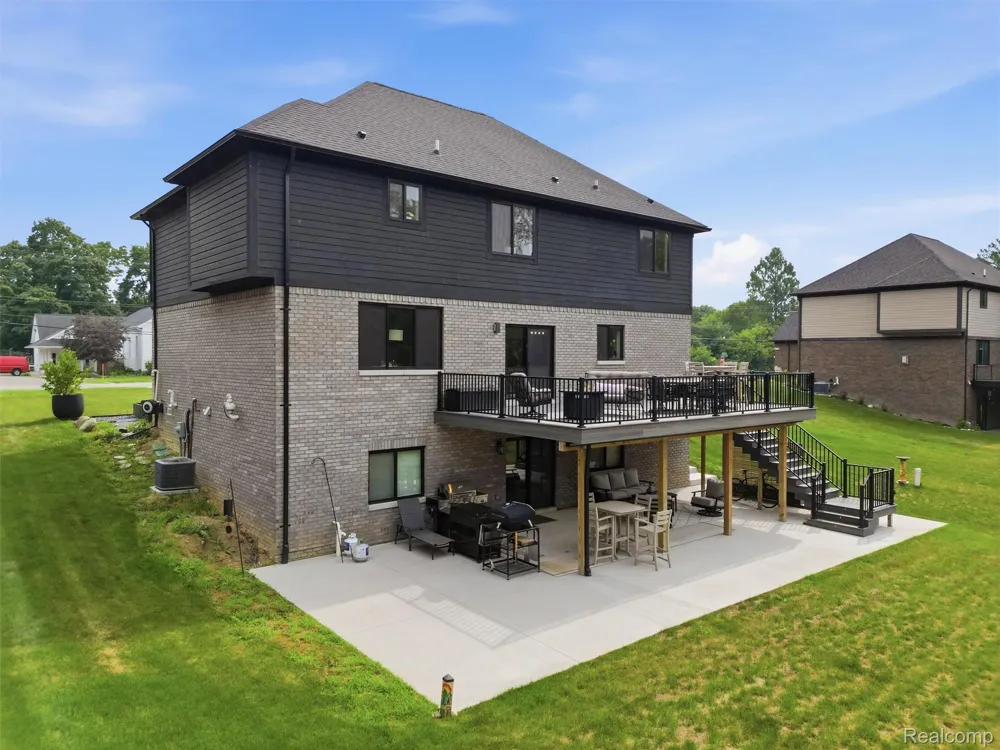 3007 28 Mile Road Washington Township, MI 48094