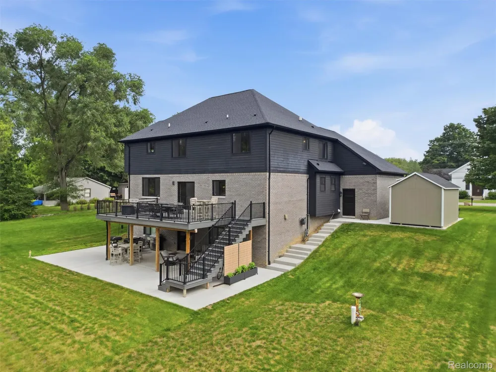 3007 28 Mile Road Washington Township, MI 48094