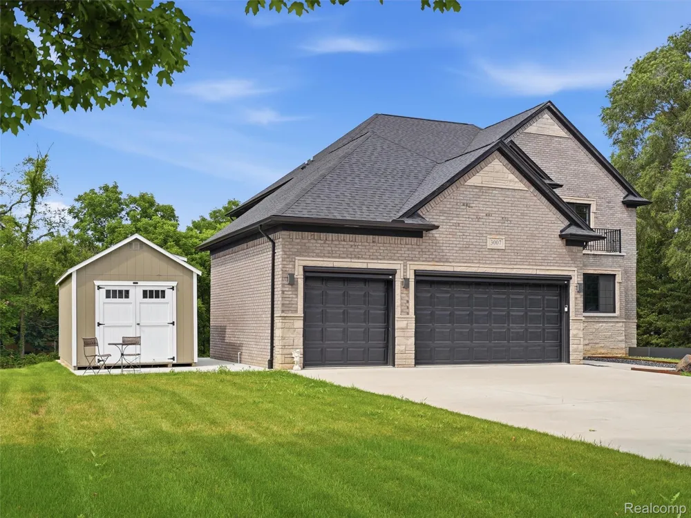 3007 28 Mile Road Washington Township, MI 48094