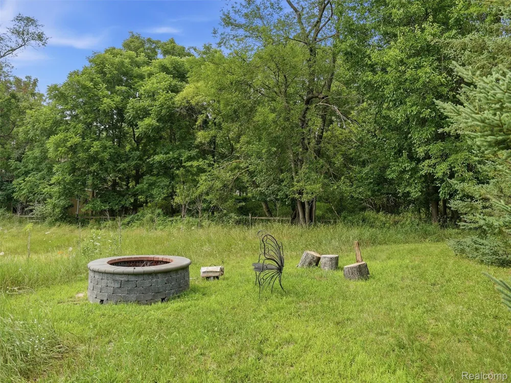 3007 28 Mile Road Washington Township, MI 48094