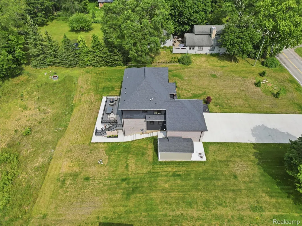3007 28 Mile Road Washington Township, MI 48094
