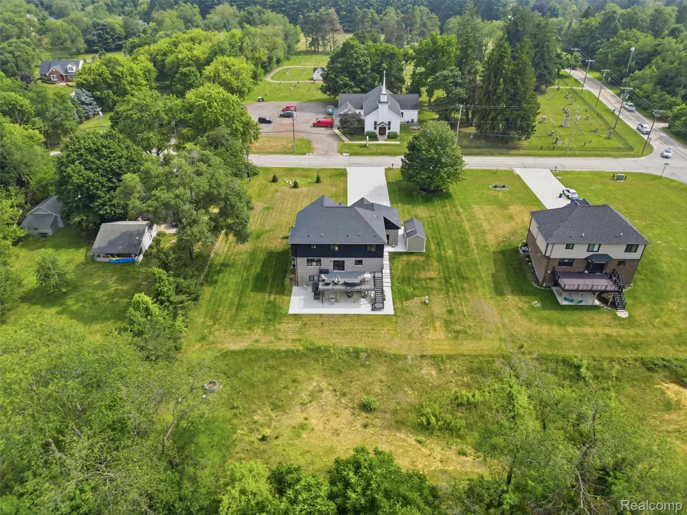 3007 28 Mile Road Washington Township, MI 48094