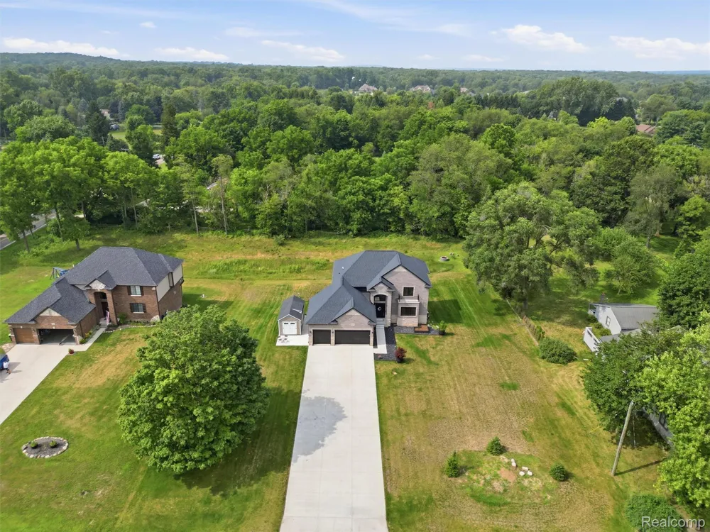 3007 28 Mile Road Washington Township, MI 48094