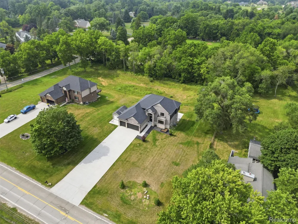 3007 28 Mile Road Washington Township, MI 48094