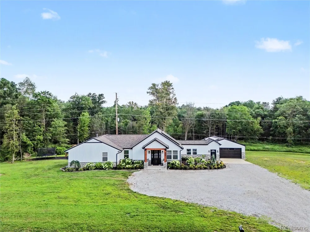 4086 W Commerce Road Milford Charter Township, MI 48380