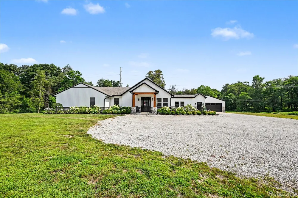 4086 W Commerce Road Milford Charter Township, MI 48380