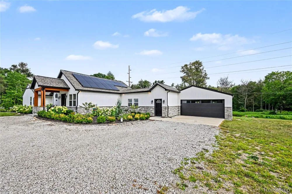4086 W Commerce Road Milford Charter Township, MI 48380