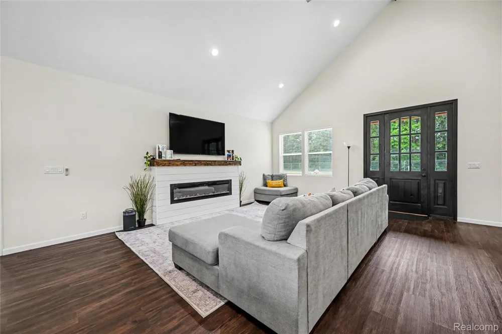 4086 W Commerce Road Milford Charter Township, MI 48380