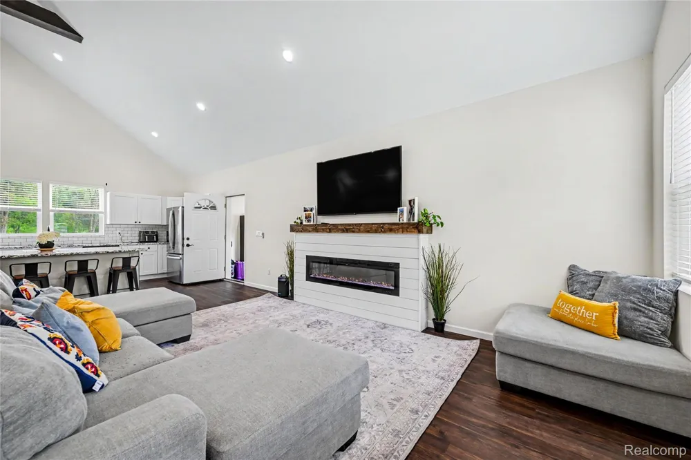 4086 W Commerce Road Milford Charter Township, MI 48380