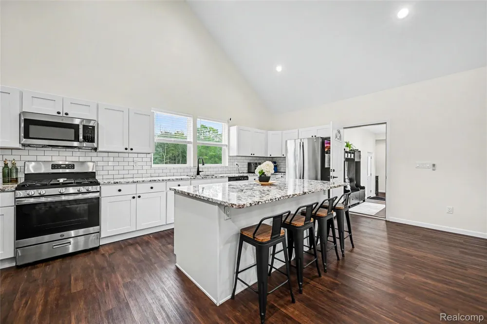 4086 W Commerce Road Milford Charter Township, MI 48380