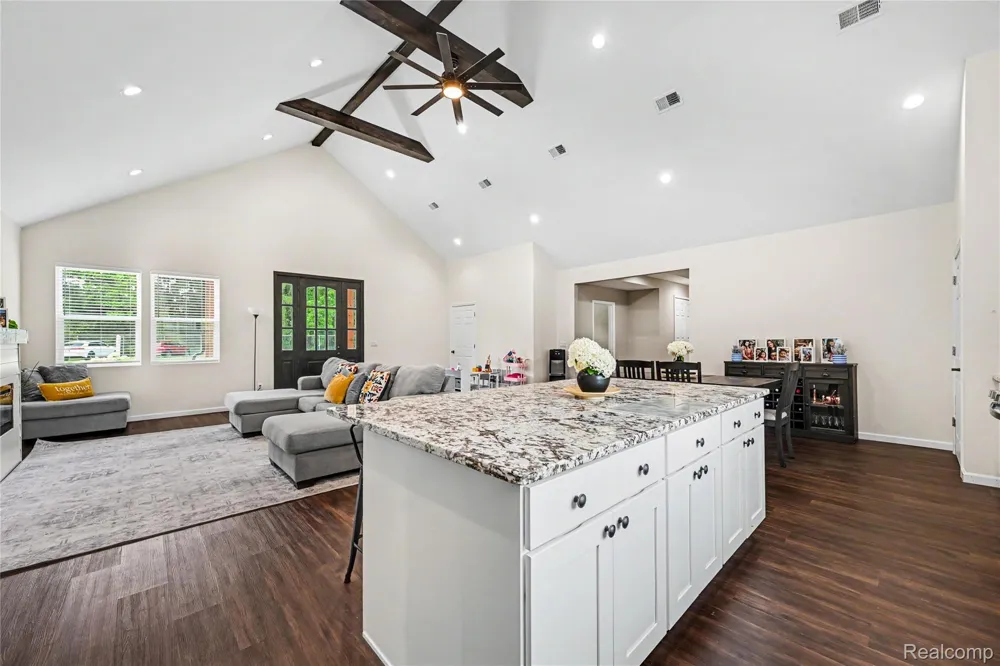 4086 W Commerce Road Milford Charter Township, MI 48380