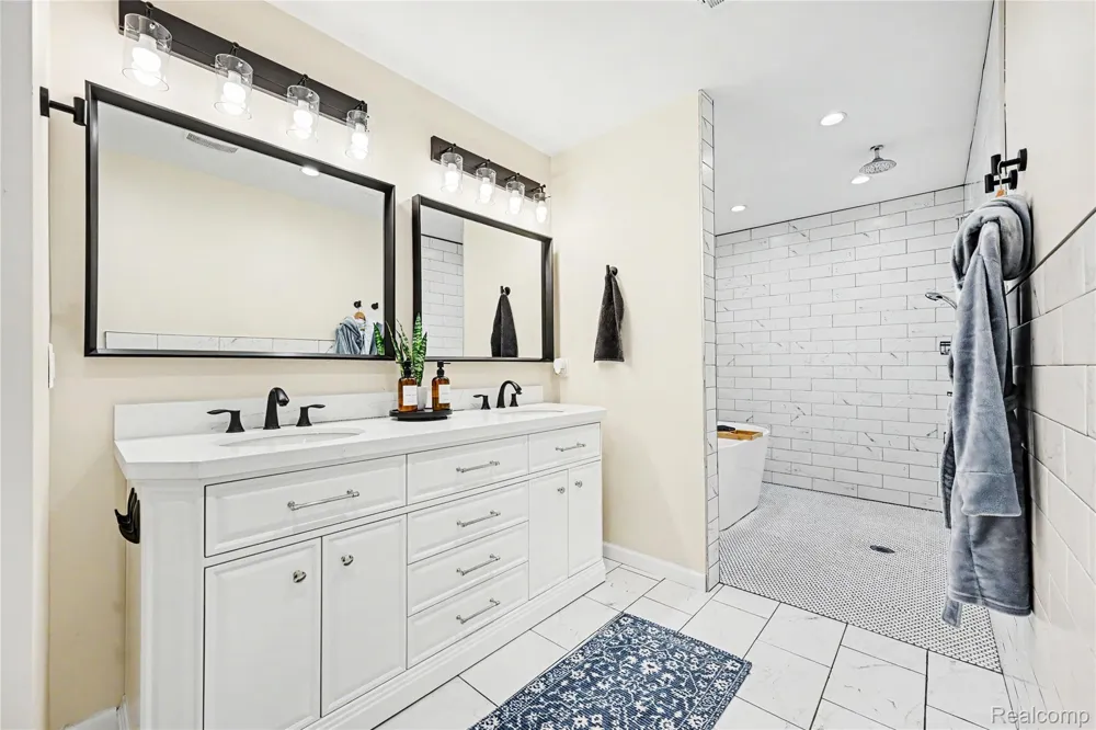 4086 W Commerce Road Milford Charter Township, MI 48380