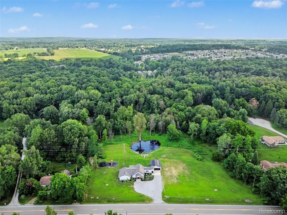 4086 W Commerce Road Milford Charter Township, MI 48380