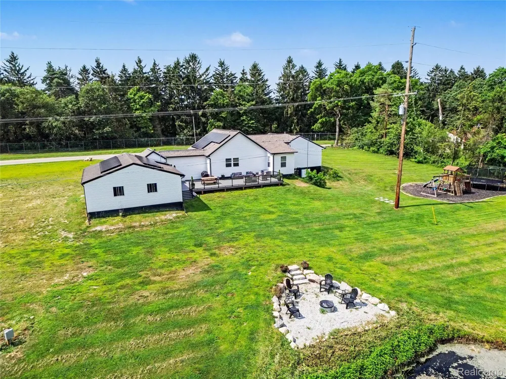 4086 W Commerce Road Milford Charter Township, MI 48380