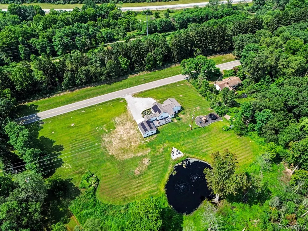 4086 W Commerce Road Milford Charter Township, MI 48380