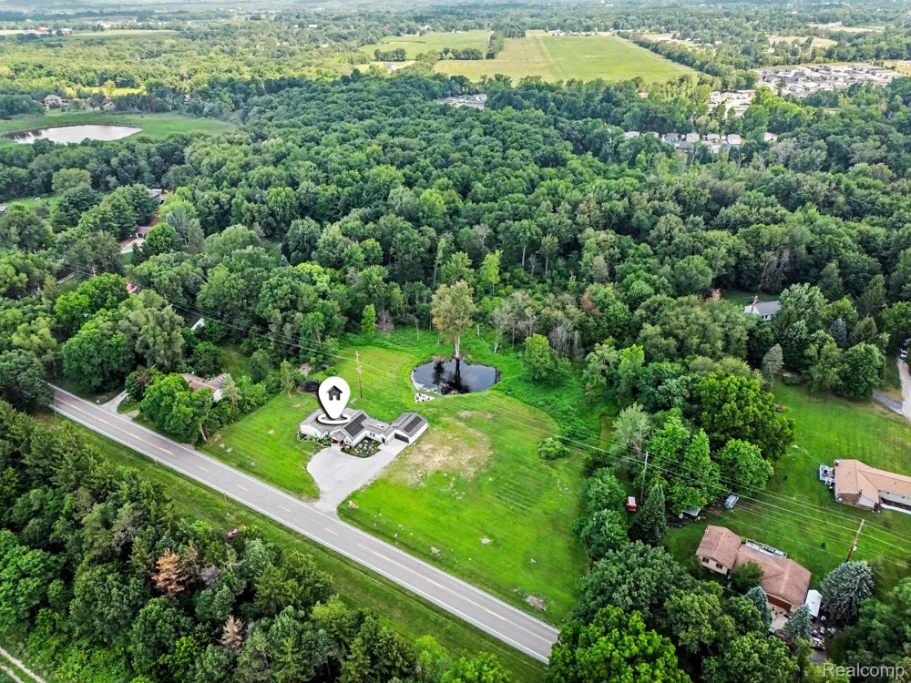 4086 W Commerce Road Milford Charter Township, MI 48380