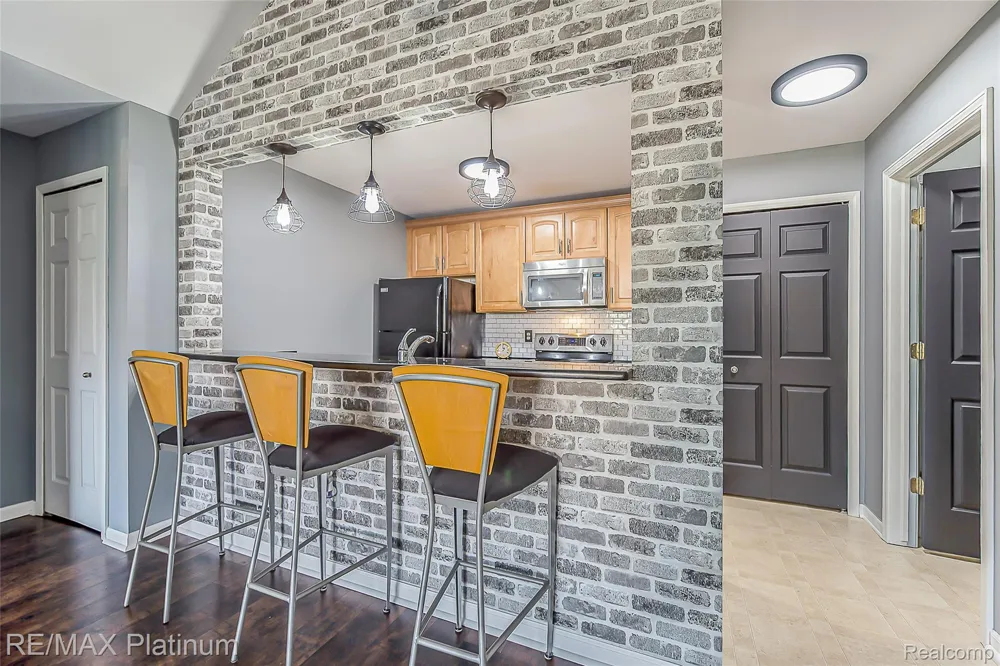 4004 Cornerstone Drive Canton Charter Township, MI 48188
