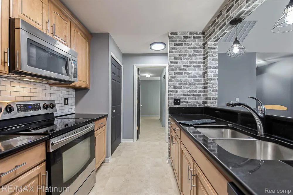 4004 Cornerstone Drive Canton Charter Township, MI 48188