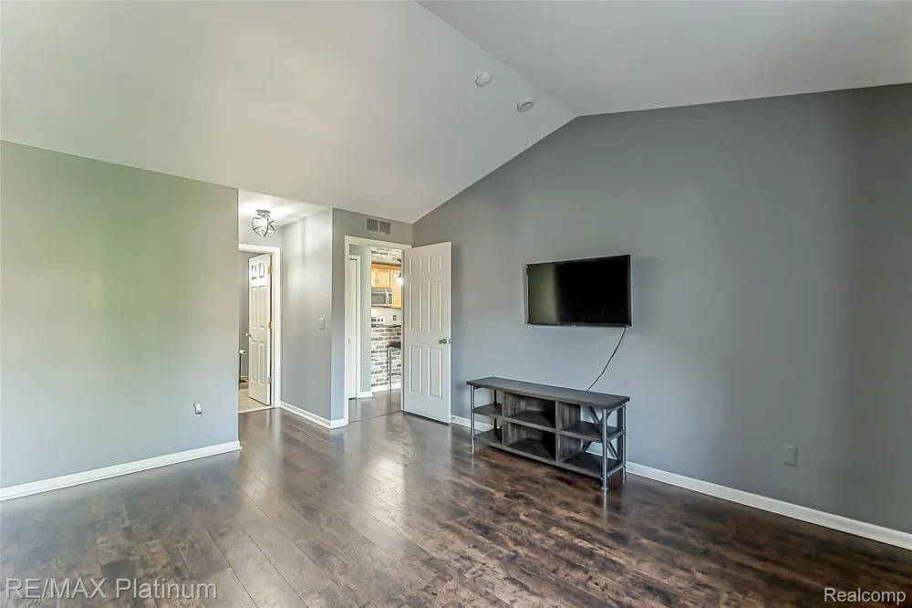 4004 Cornerstone Drive Canton Charter Township, MI 48188