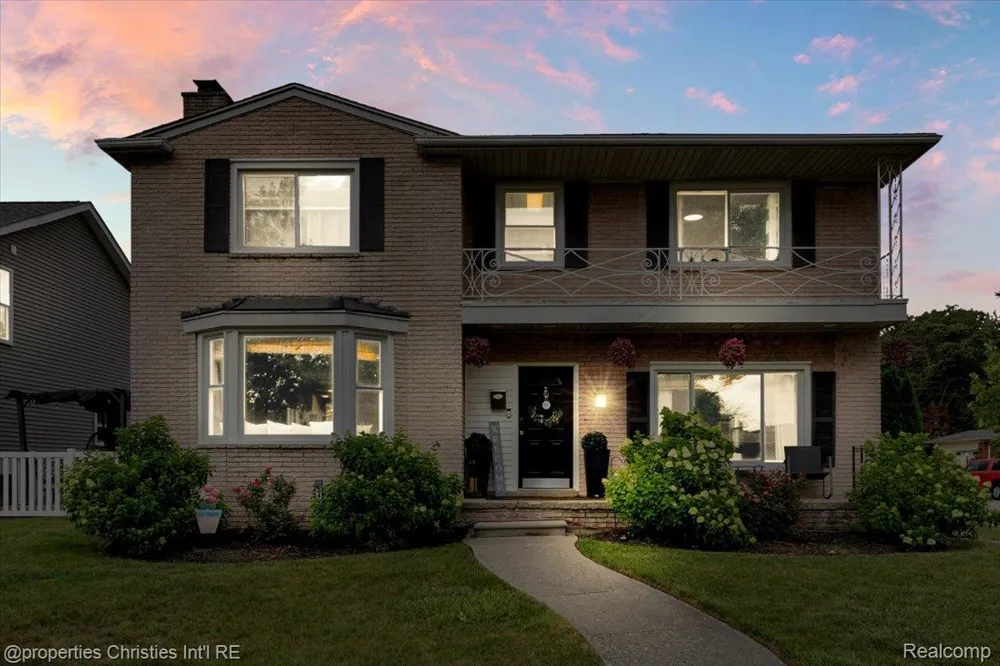 24600 Manistee Street Oak Park City, MI 48237